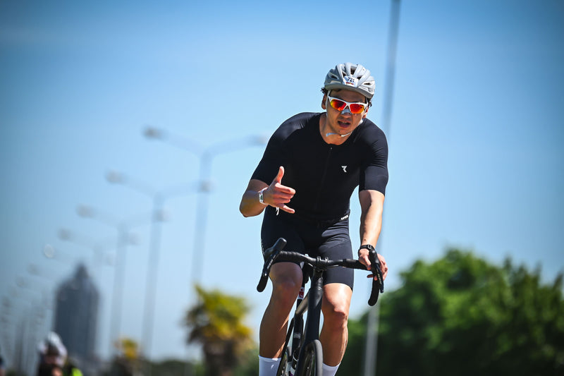 Ironman-Athlet beim Laufen auf der Strecke